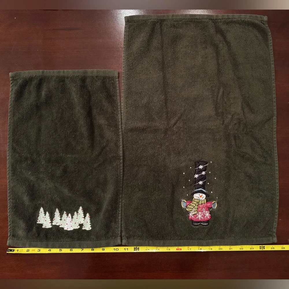 Snowman and Christmas Trees ☃️🎄 Olive Green Holiday Hand/Fingertip Towel Set